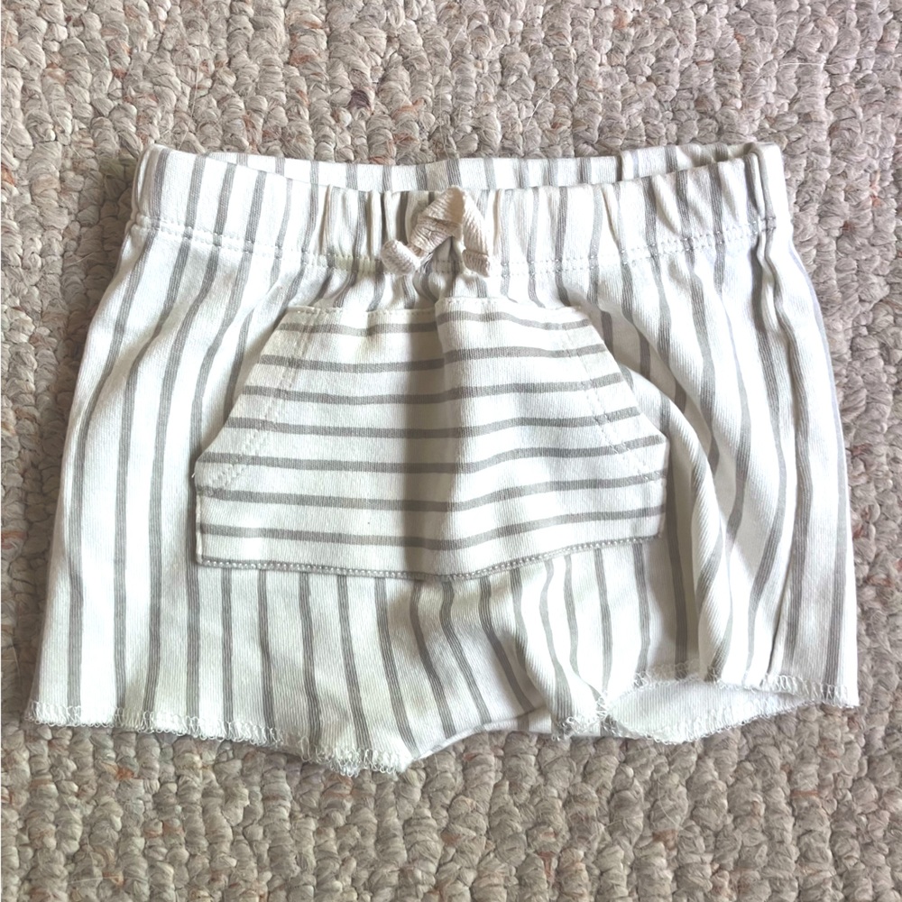 PEHR: striped shorts. Like new, size 3-6 months